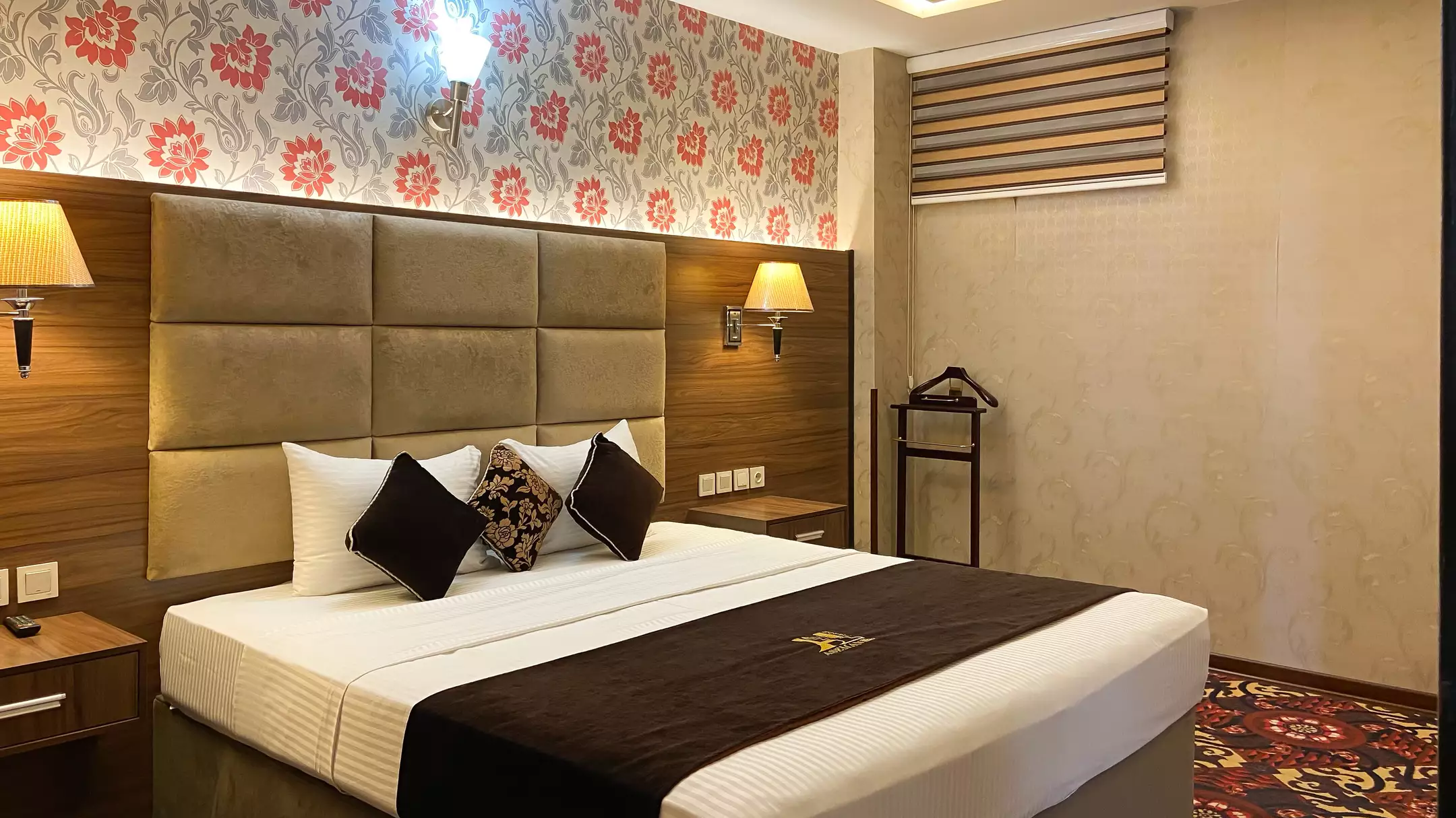 Alibaba https://cdn.alibaba.ir/ostorage/hotel-accommodation-images/670295f0916cd6b7e8cc379d_9ee3a517-92d5-4af9-9128-21d02ef3308a_دبل تایپ 2 (1).webp